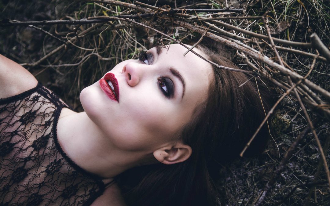 Sminktrendek 2019 tavasz/nyár: ötletek egyenesen a nemzetközi kifutókról!