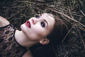 Füstös szem sminktrend